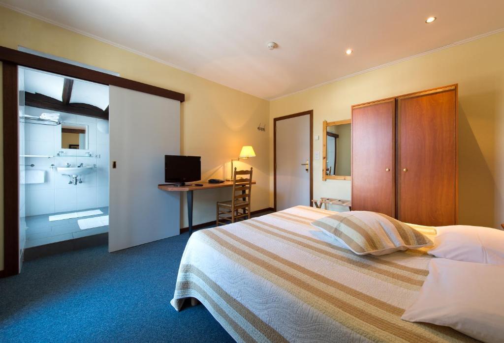 Auberge Le XIX Eme Thulin Phòng bức ảnh